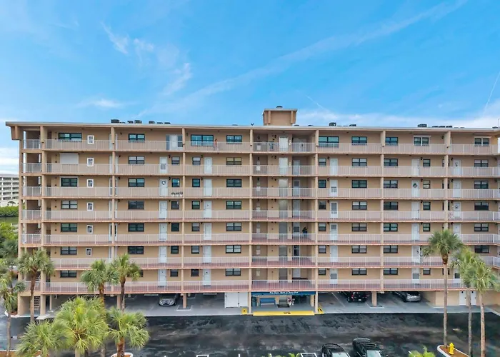 Bayshore Yacht And Tennis Club Unit 306