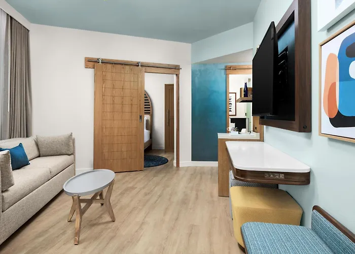The Hiatus Clearwater Beach, Curio Collection By Hilton