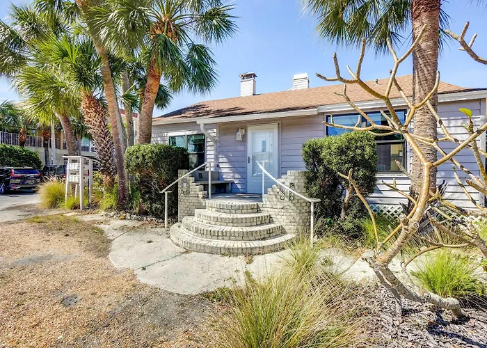Indian Rocks Beach Cottage, Walk To Beach!